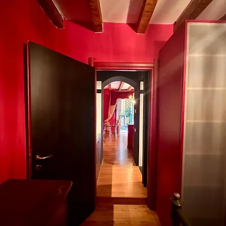 Apartment La Vie En Rouge - Porta Venezia