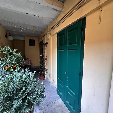 La Vie En Rouge - Porta Venezia Apartment