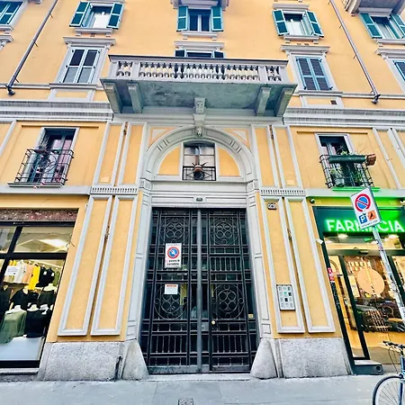 La Vie En Rouge - Porta Venezia Apartment Milan