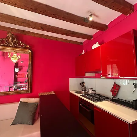 La Vie En Rouge - Porta Venezia * Milano